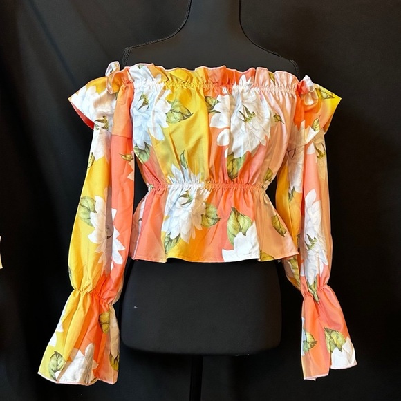 Tropical Floral Off the Shoulder Blouse. - Picture 9 of 15